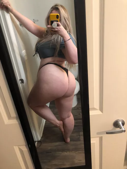 Can I sit on your lap while we watch the Stanley Cup Playoffs? 🏒 by pinkghouls