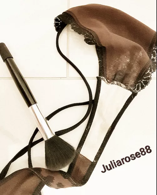 Can panties ever be TOO dirty? 👃👅 Naaah!! 🙌 kik ShyMILF88 by JuliaRose88