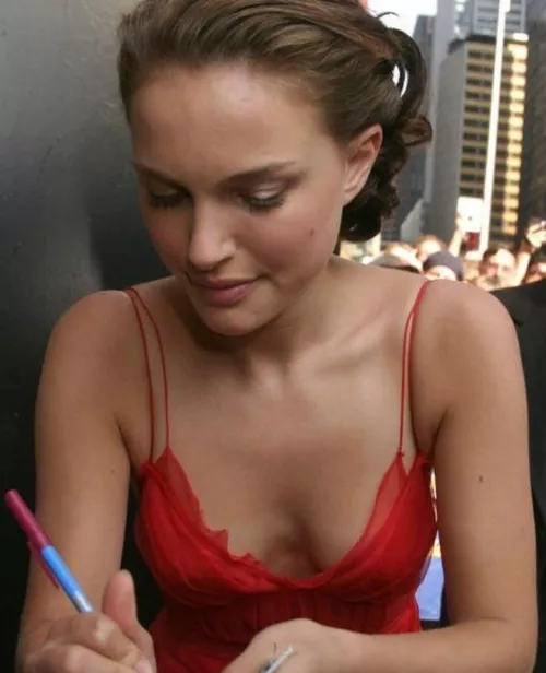 Can someone drain me for Natalie Portman? I'll show off by booblover315