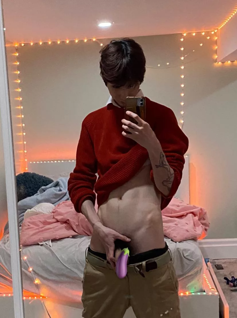 Can someone hold my cock for me posted by Onlinedilf
