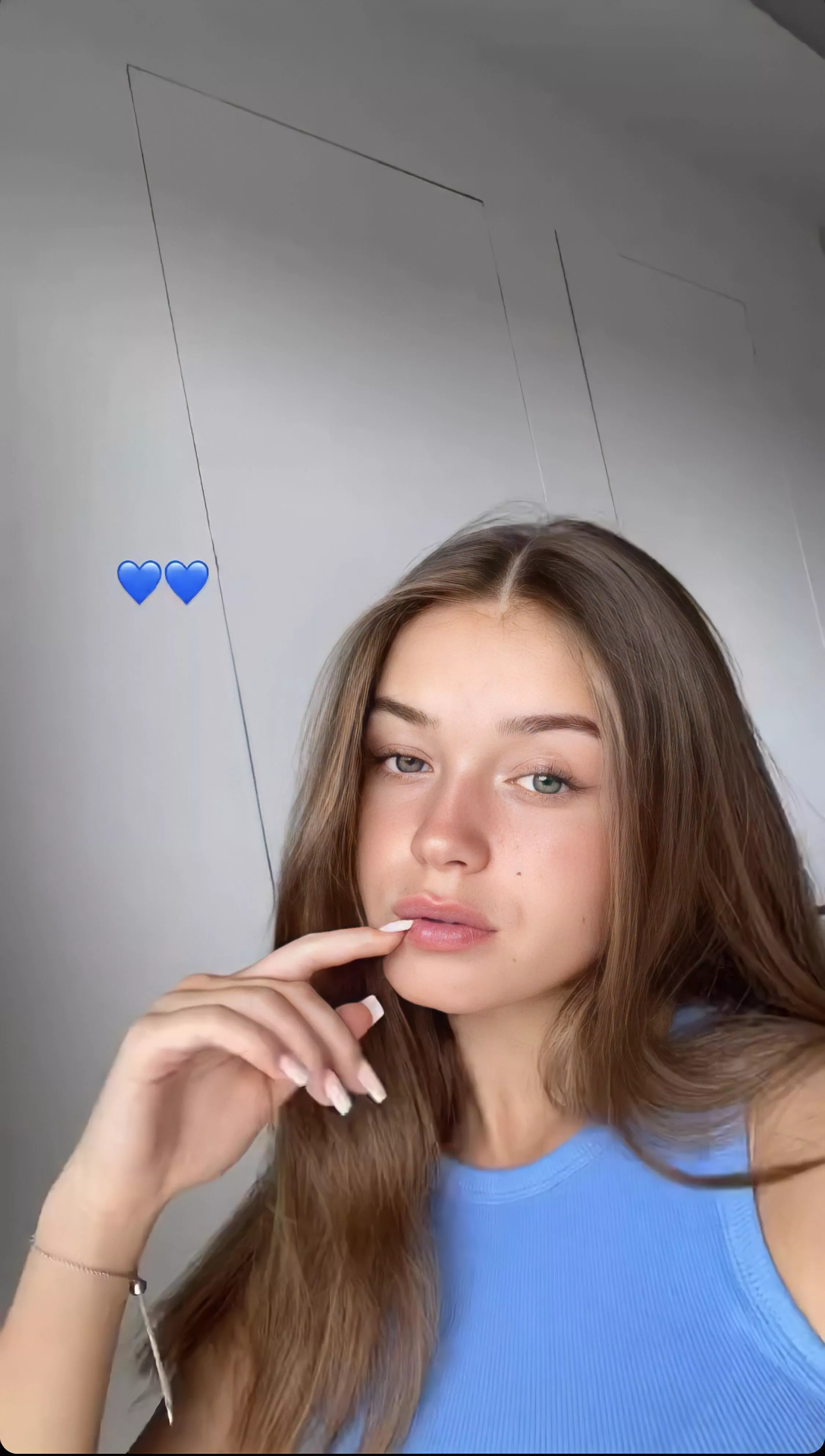 Can someone Jerktribute her on Kik?DM posted by Curryismyguy