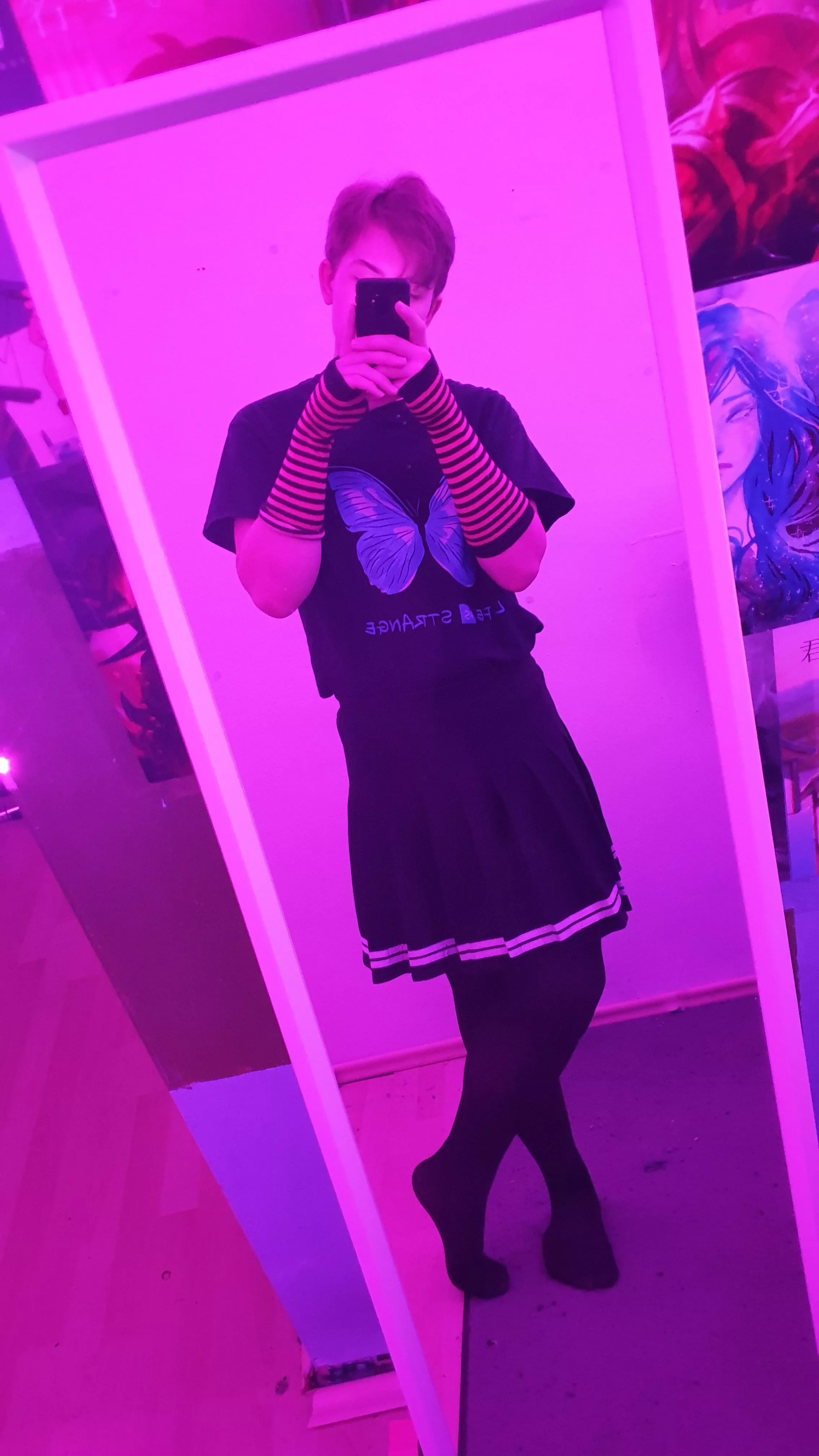 Can someone tell me that i am cute? >_< posted by Femboy--uwu