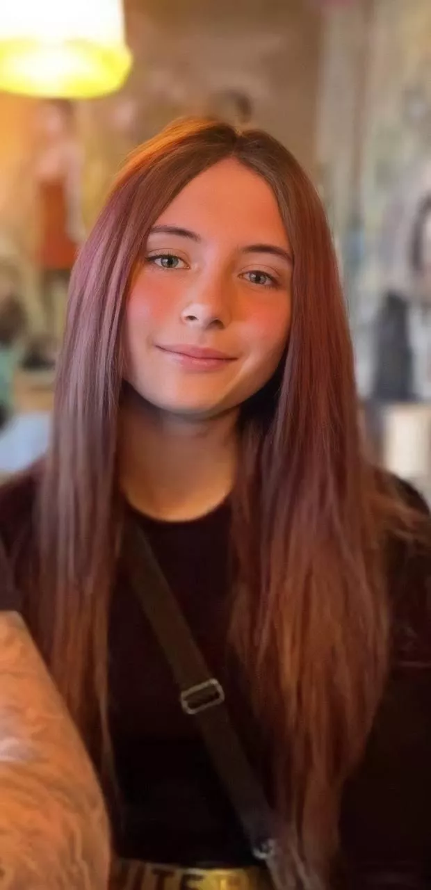 Can u cumtrib my cousins birthday photo she just turned 18. She needs a birthday load posted by Jamie_soot68