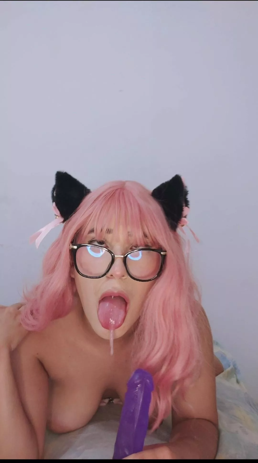 can u guess I love watching anime? posted by danipinkmami