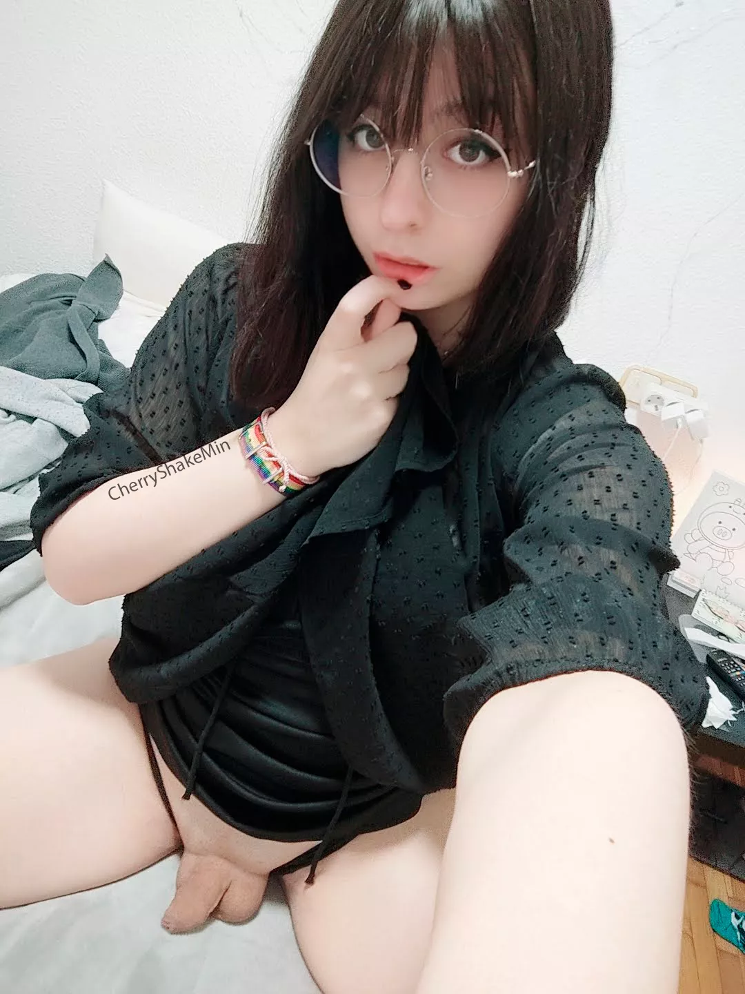 Can u help me make it hard ~ ? 🥺 posted by CherryShakeMin