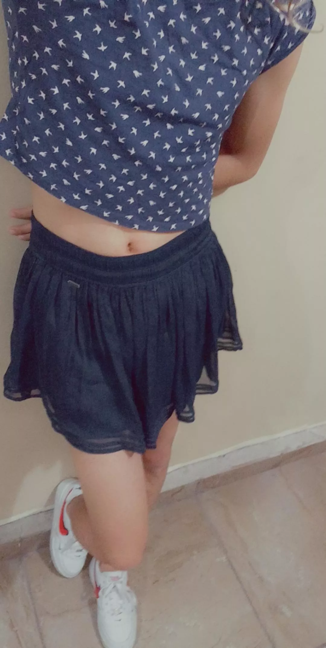 can we hold hands while we walk?👉🏻👈🏻 posted by JcG98Mex