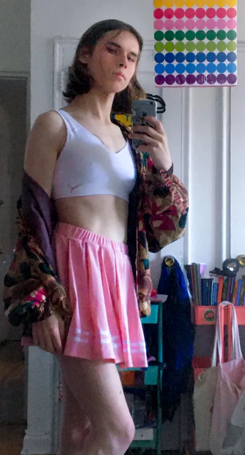 Can we start an all-femboy cheer squad please!? I never got to cheer in high school by calliethrice