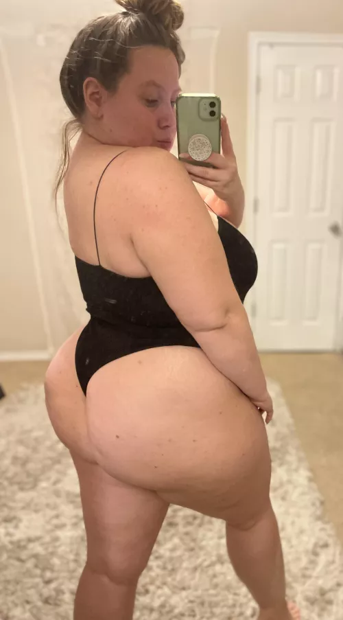 Can you bend me over on your lunch break? by VanessaSway111