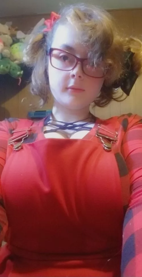 can you guess how big they are like this? no cheating by CrimsonBunnyPlays