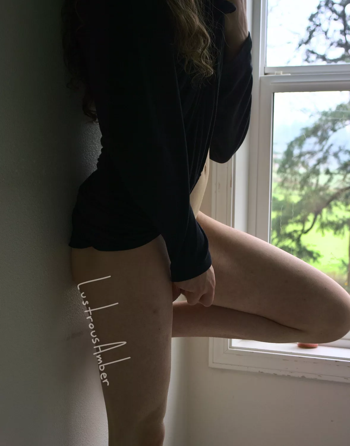 Can you guess what I’m hiding behind my hand? 🤔 posted by LustrousAmber