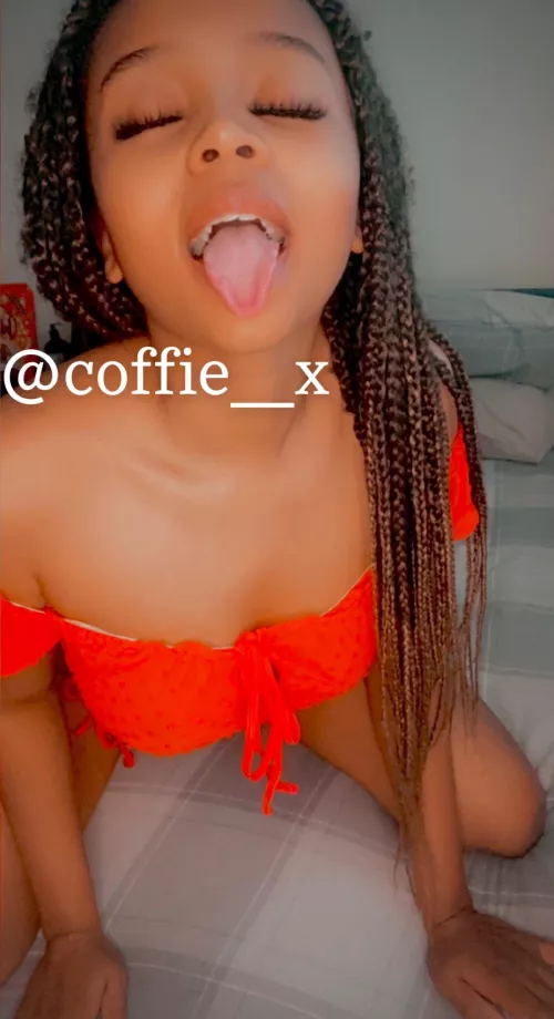 Can you guess what I’m waiting for? Hehe by Coffie__x