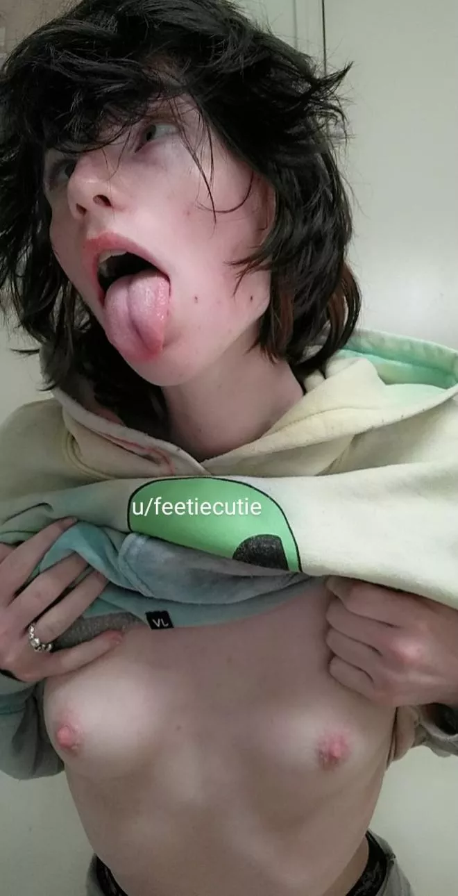 Can you guess why I got messy hair and this face on? ;) posted by feetiecutie