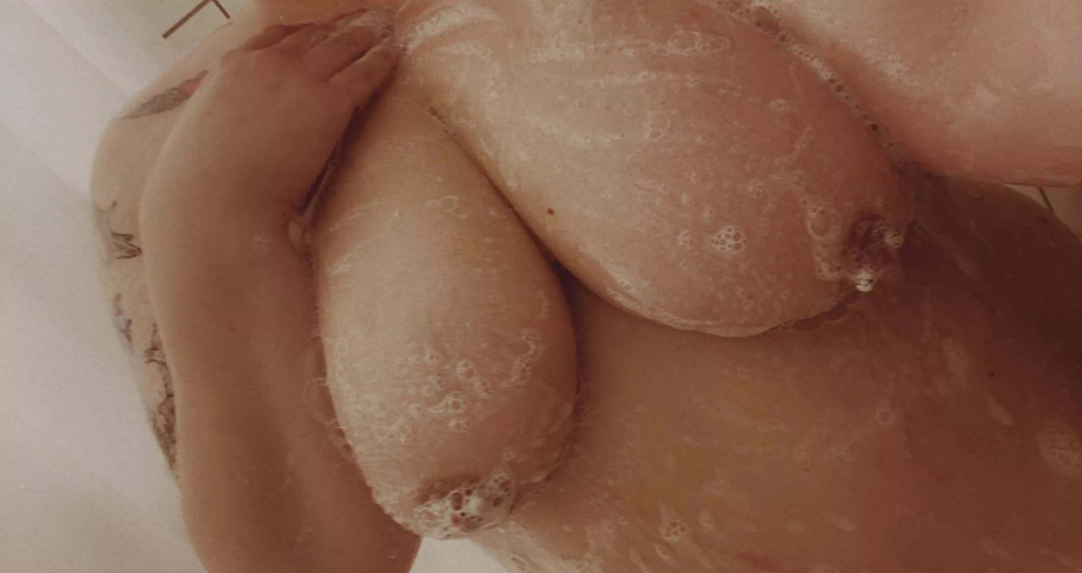 Can you help wash my back, please? posted by blairbitchxo