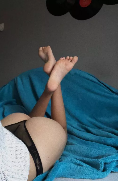 Can you lay to me? 😁💞 by Whiteroose78