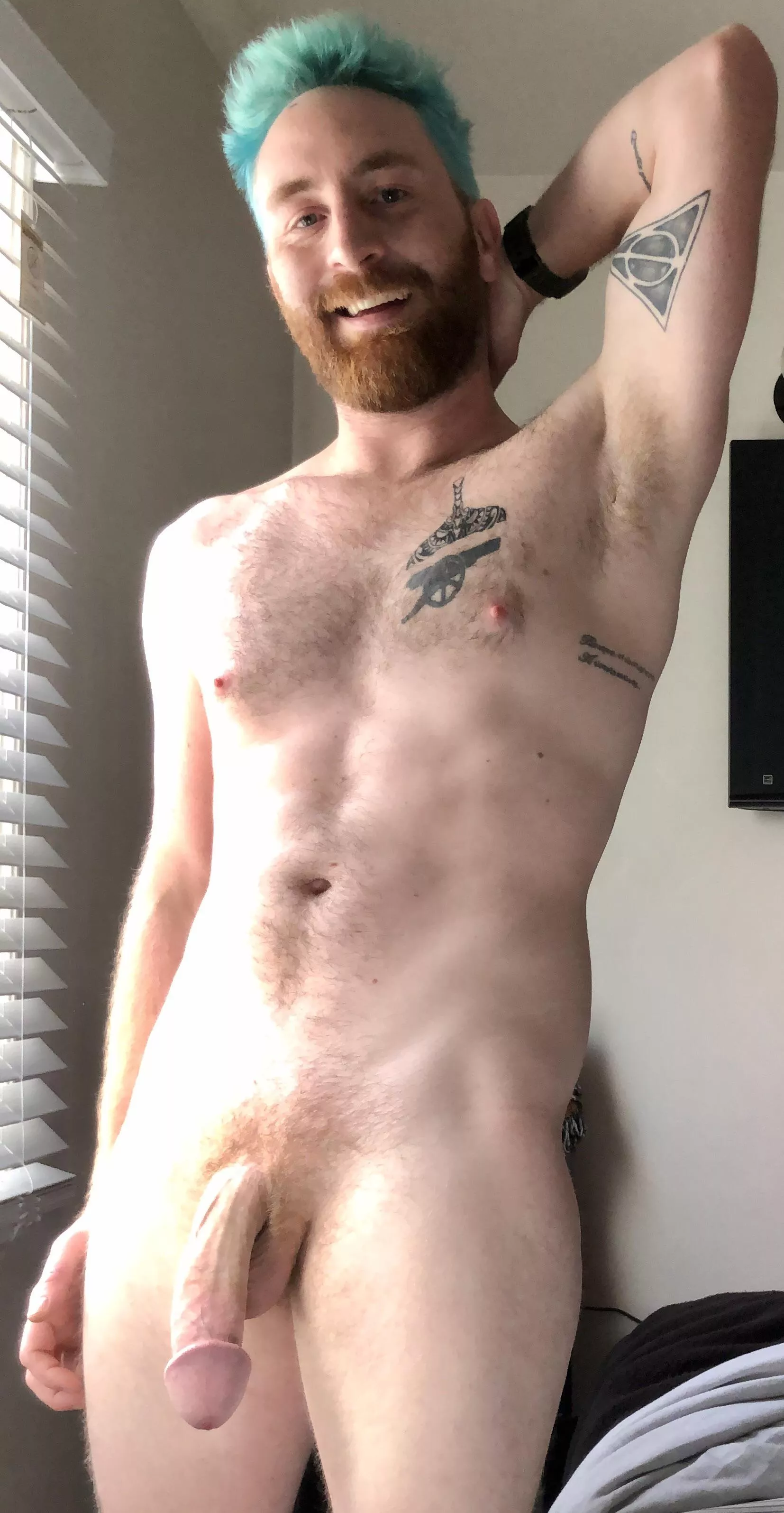 Can you lend me a hand? posted by yournewpogostick