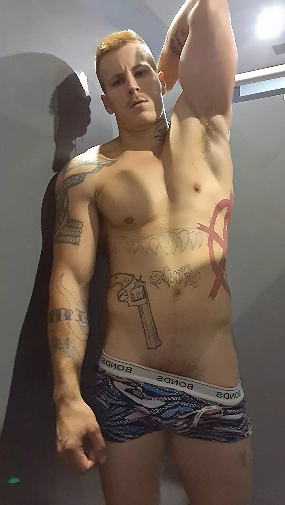 Can you pull my Bonds down all the way?! posted by alecnysten