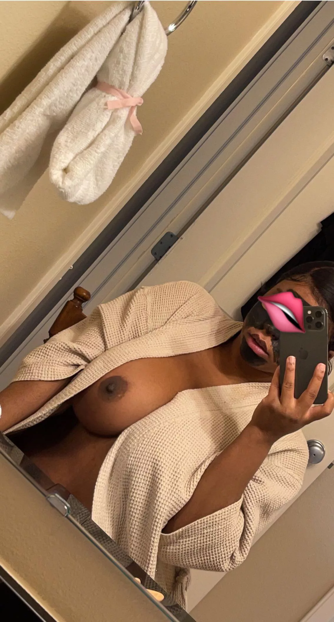 Can you put your lips on them posted by dominica_shades