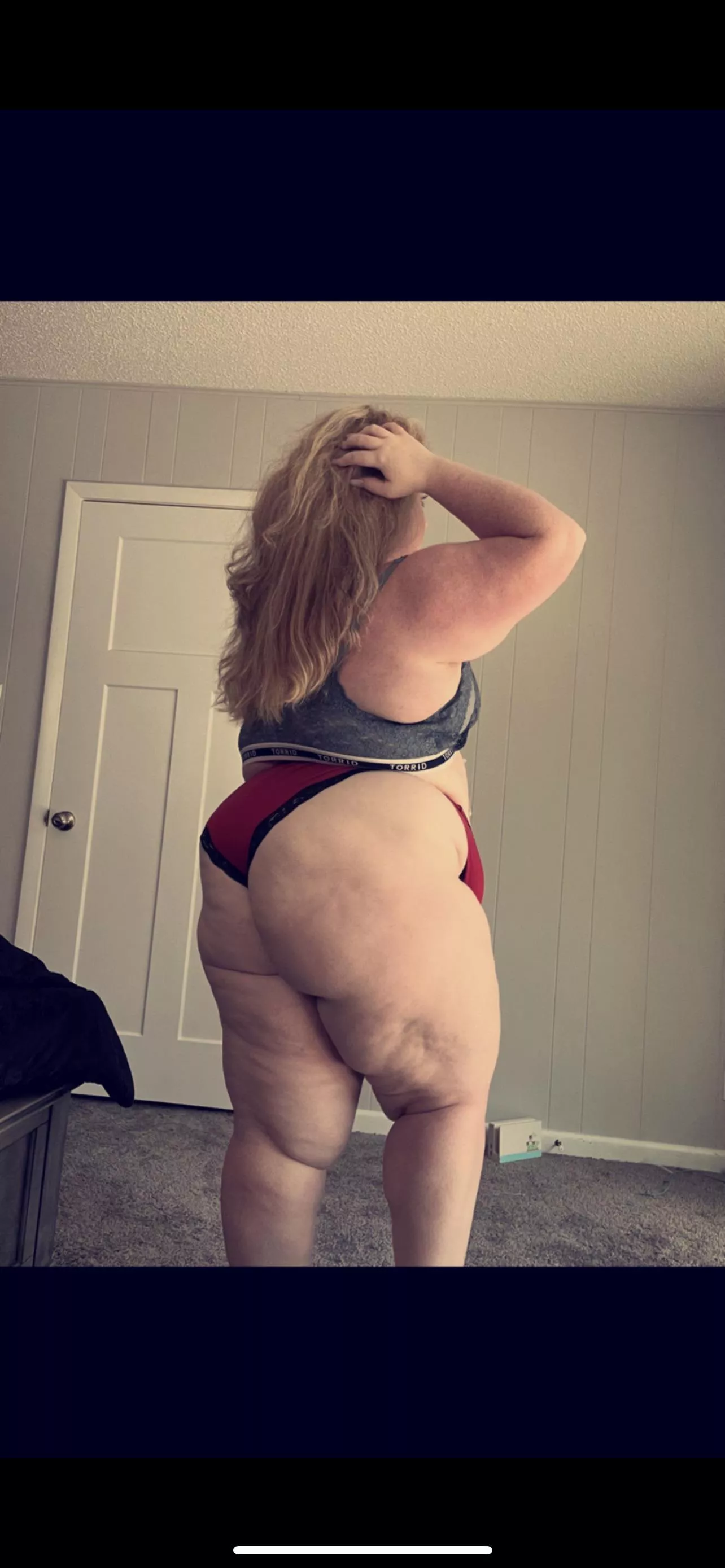 Can you say MILF ALERT?😉 posted by StrawberryBarbiexxx