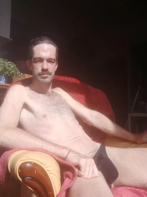 Can you smell me ? by TheMoonyDandy