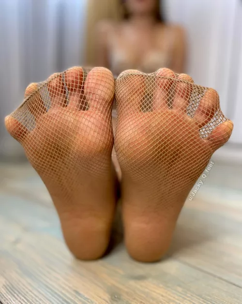 Can you spread your toes? by Jacky_Q_feet