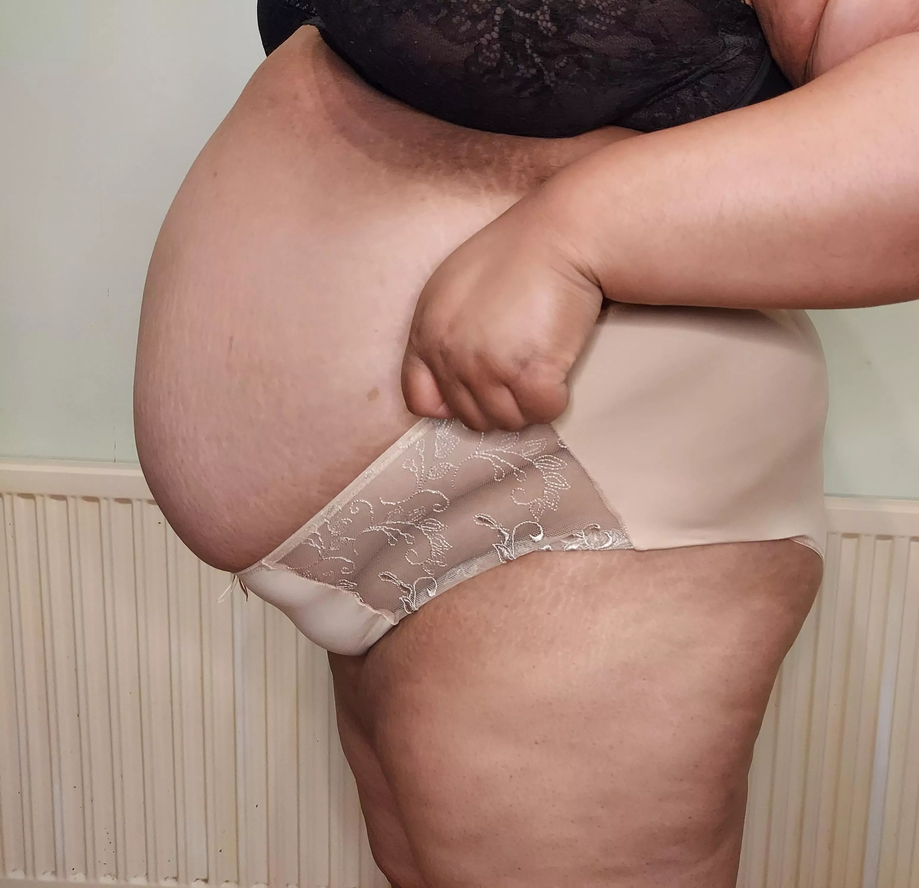 Can you spy my fat rolls peeking through the lace? posted by chunky_cherry