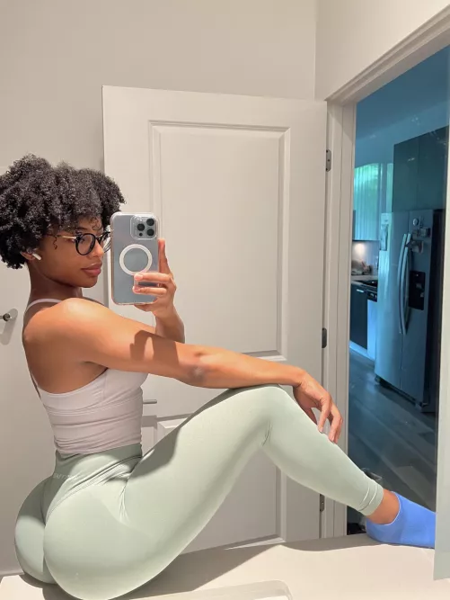 Can you tell i’ve been doing my squats? by sallymd7