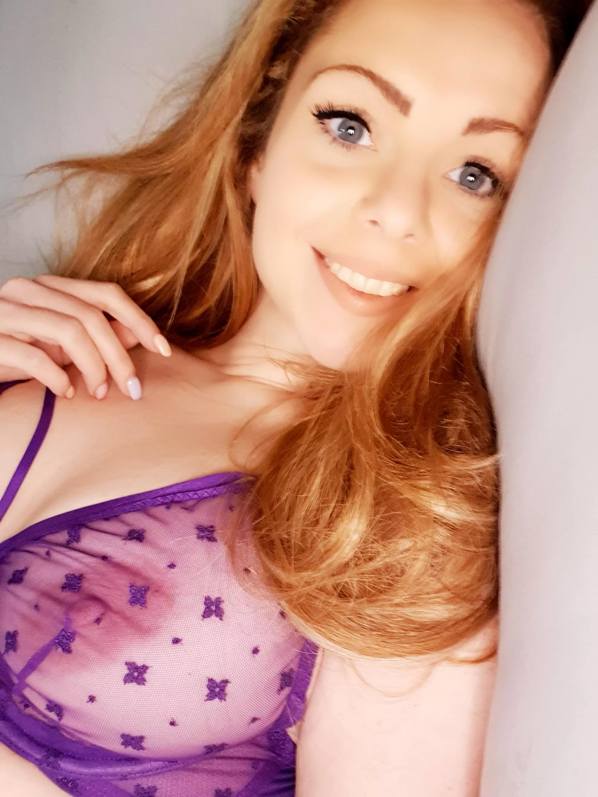 Can you wake me with a smile? F38 posted by Effieloves