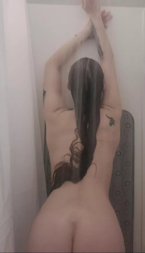 can you wash my back for me?? by scarletfirecracker