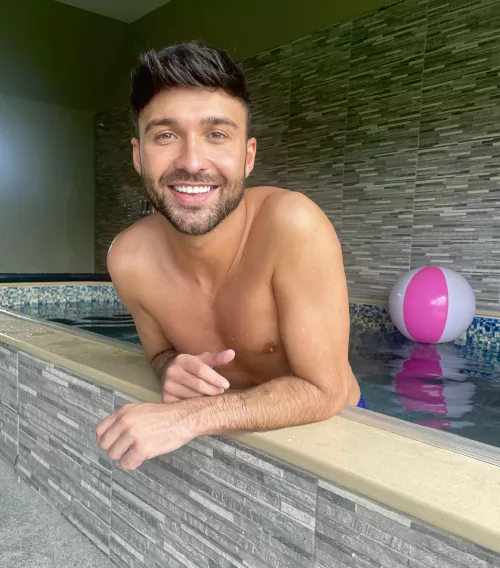 Can’t beat a nice chilled break to relieve some stress 😀 Happy Tuesdays by bradtholym