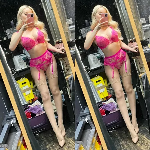 Can’t beat a sexy underwear set and stockings.. by Serenitymodel