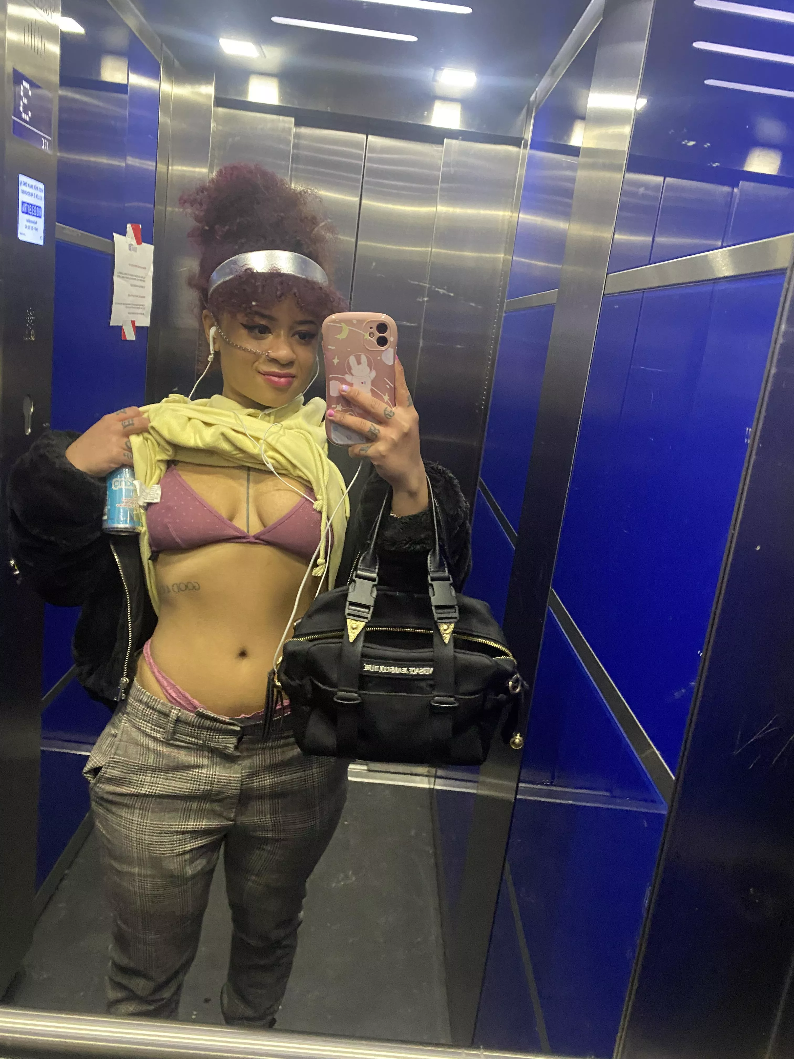 Can’t behave in public 🤦🏾‍♂️💗 posted by -GUS___