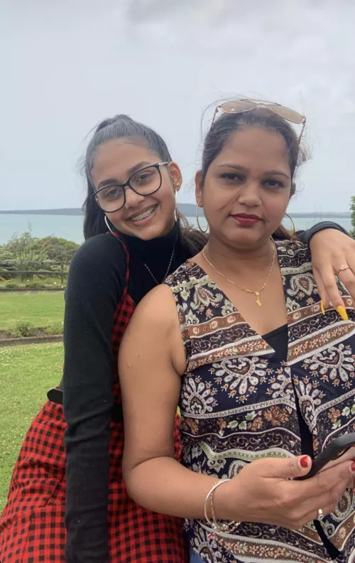 Can’t believe I’m showing my mom and sister to the web. Will remove soon, don’t want them to spread by jusscrollin0