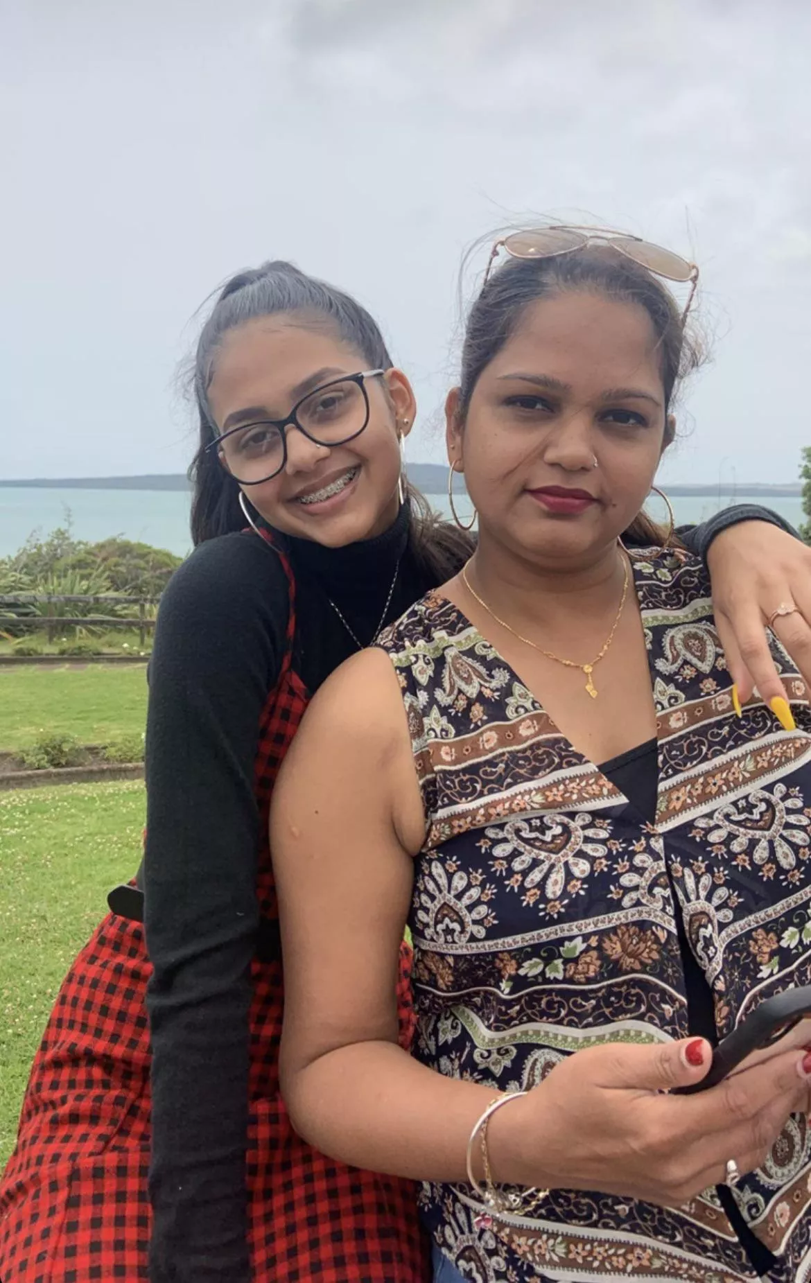 Can’t believe I’m showing my mom and sister to the web. Will remove soon, don’t want them to spread posted by jusscrollin0