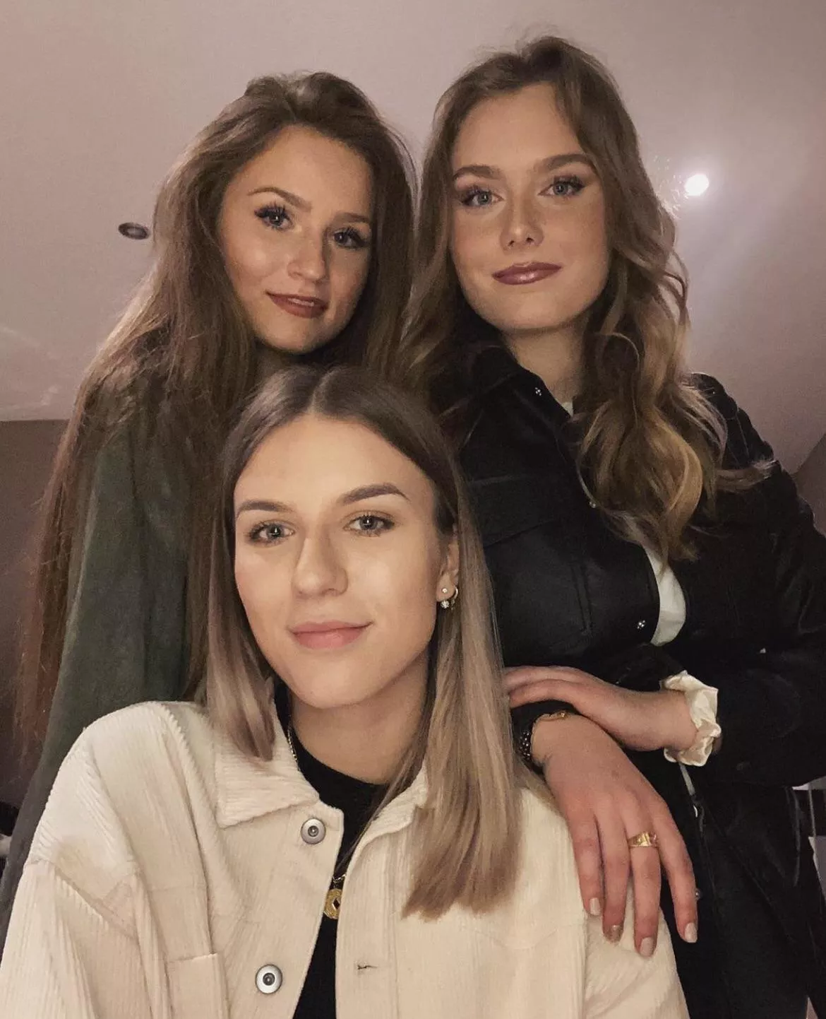 Can’t decide [3] posted by fymias