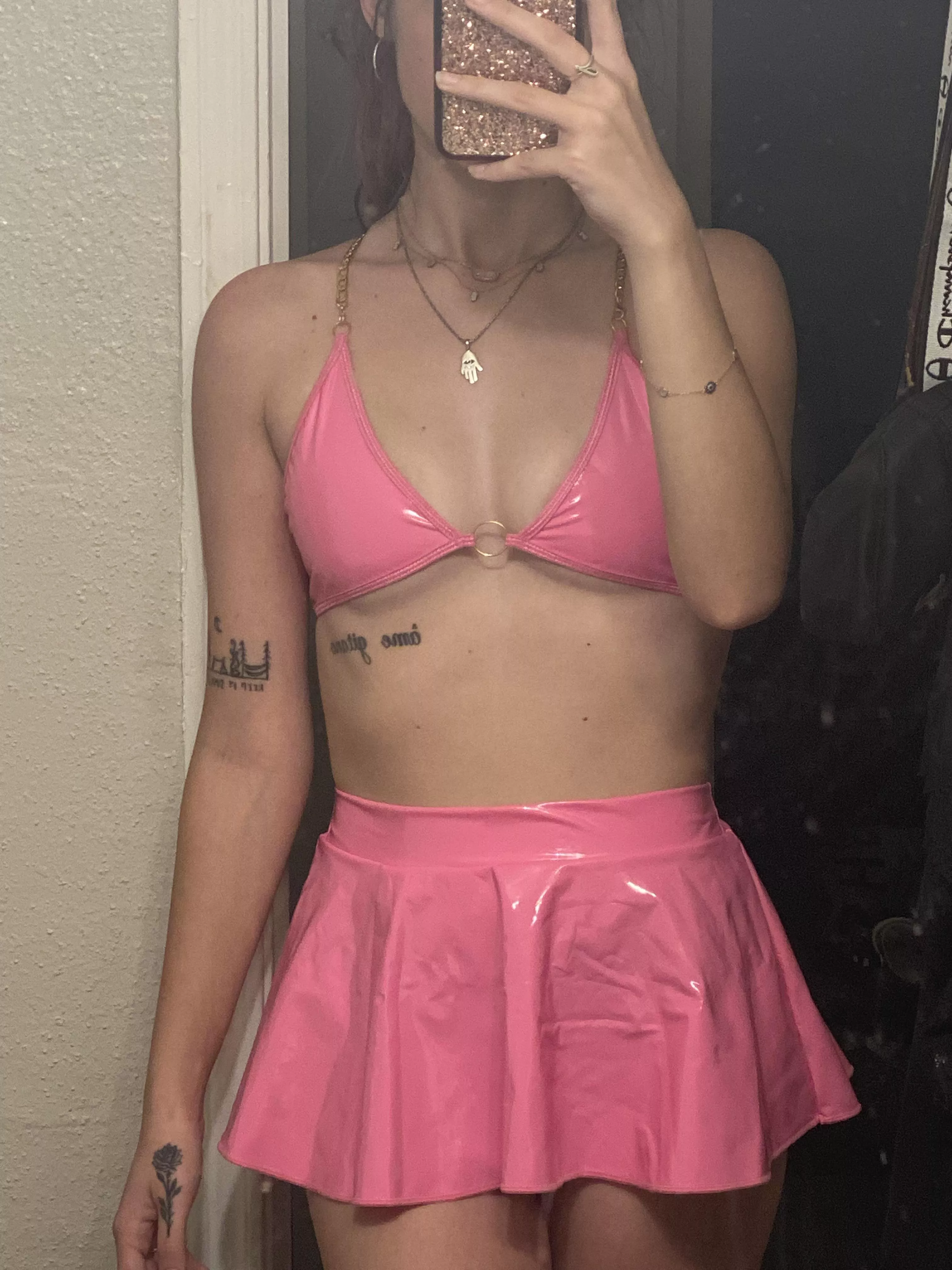 Can’t decide if I like this outfit or not 😕 posted by ArtisticAd3846