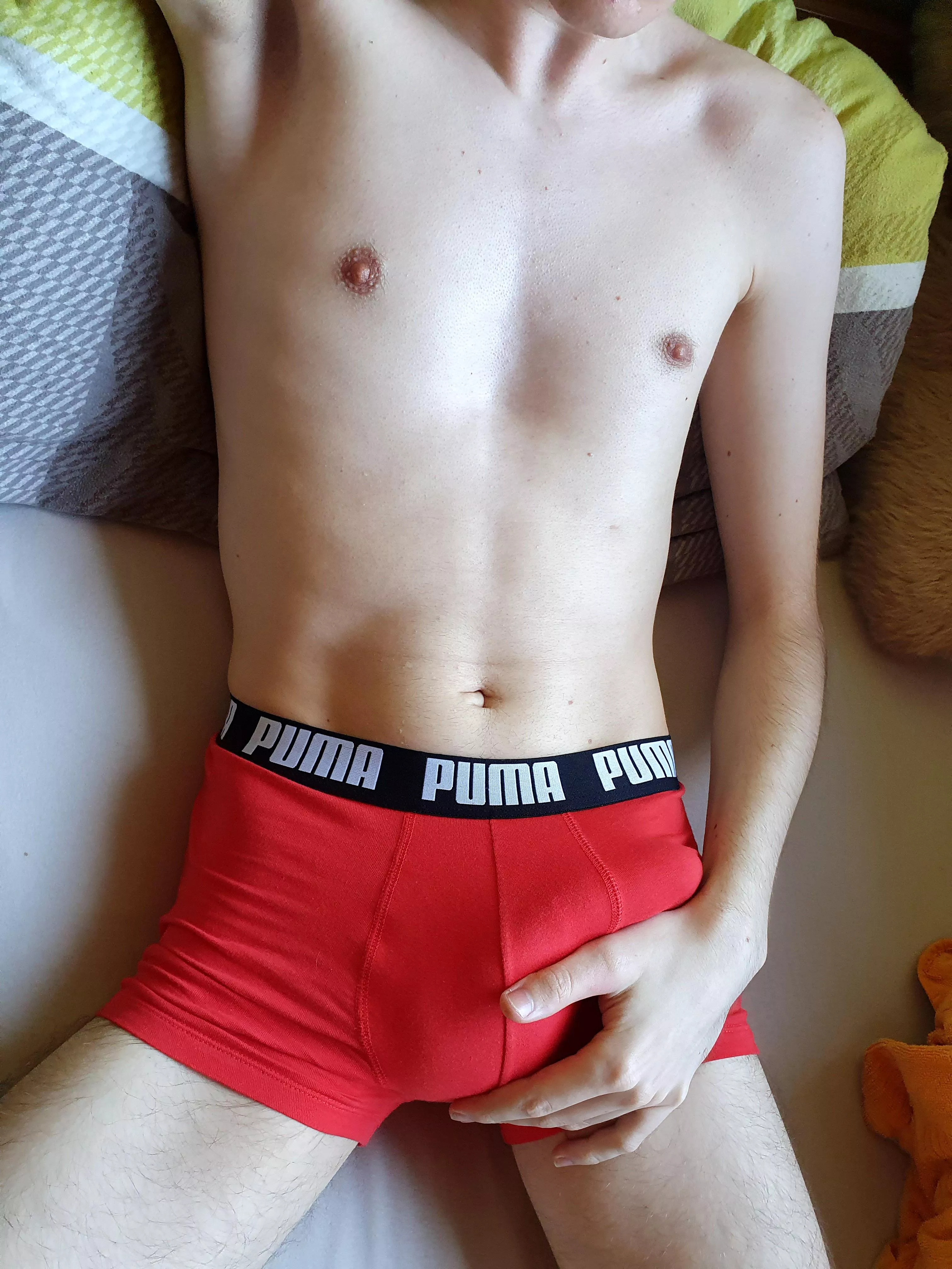 Cant help it but get horny when it's so damn hot posted by personne_inconnu