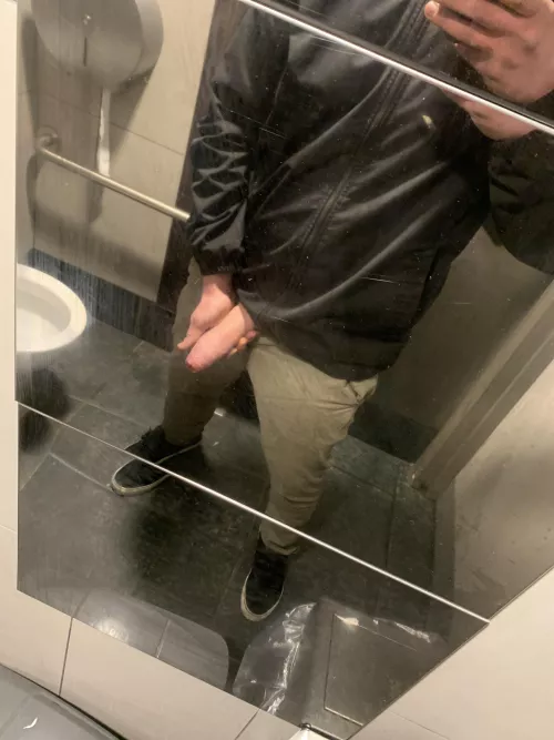 Can’t resist a pic when there’s a good mirror by Jacktheselfsucker