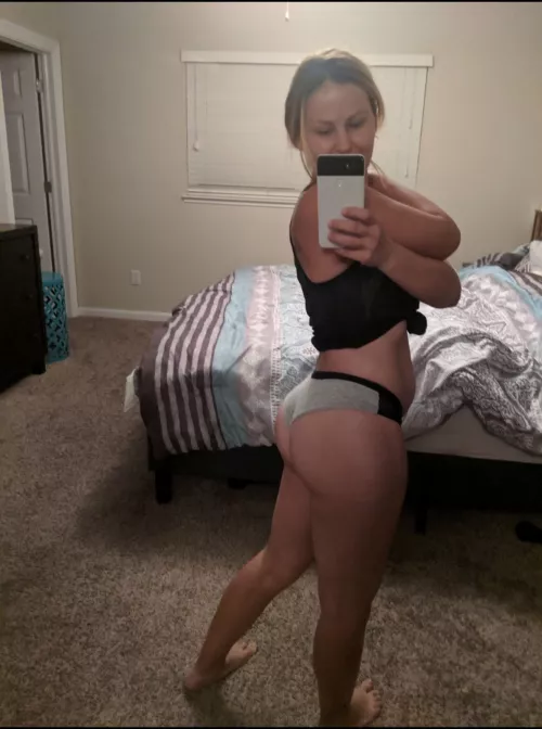 Can't sleep, Trading for a bit! Send Sample. Kik/Tele CWilliams0020 by Meadows20