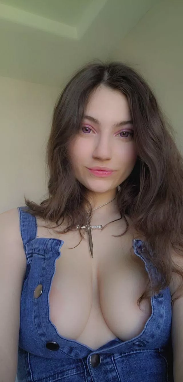 Can’t think of a title 😅😂 posted by Lilac_Lov3