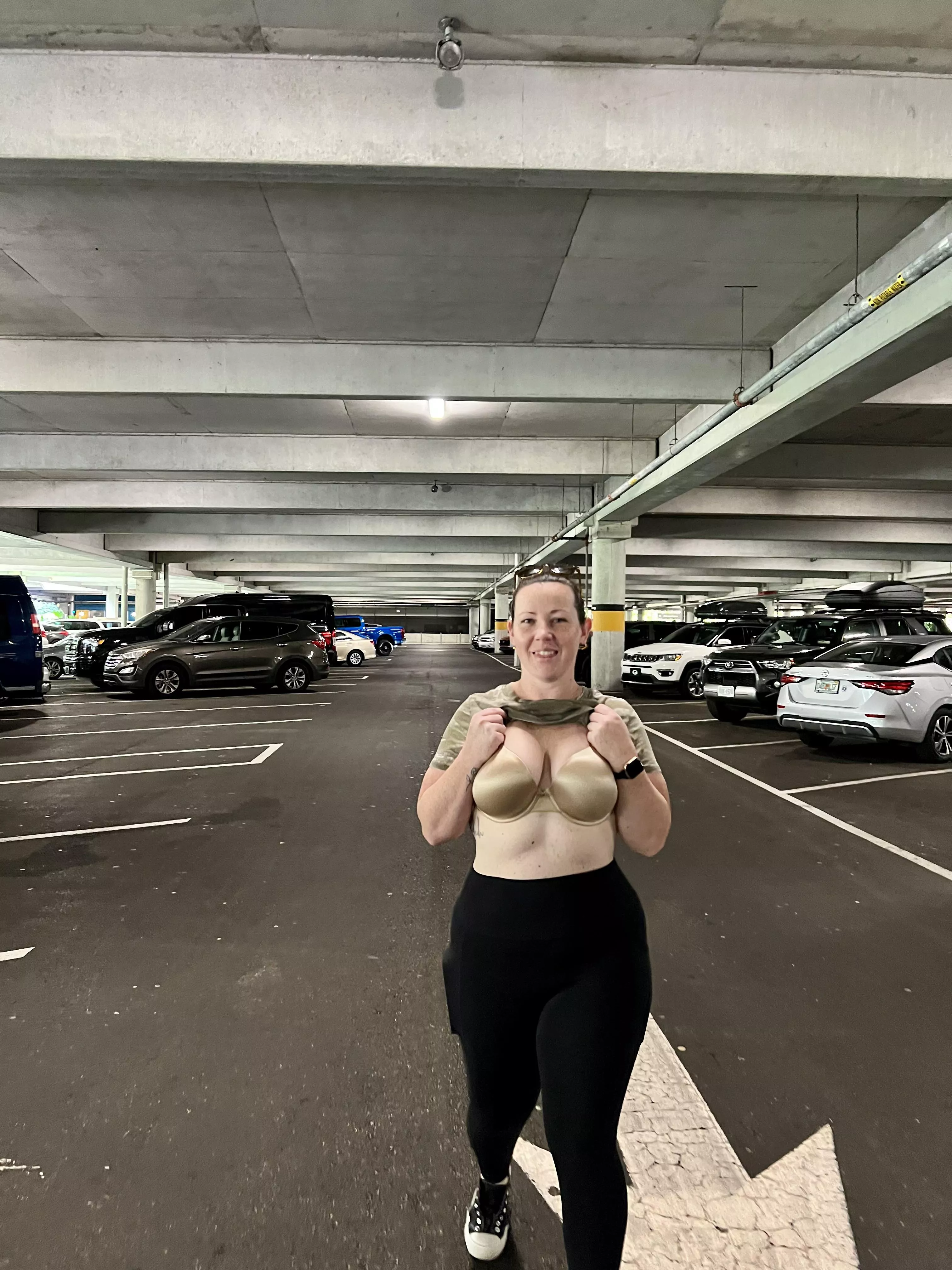 Car in front of me got a show posted by Couplezfun69