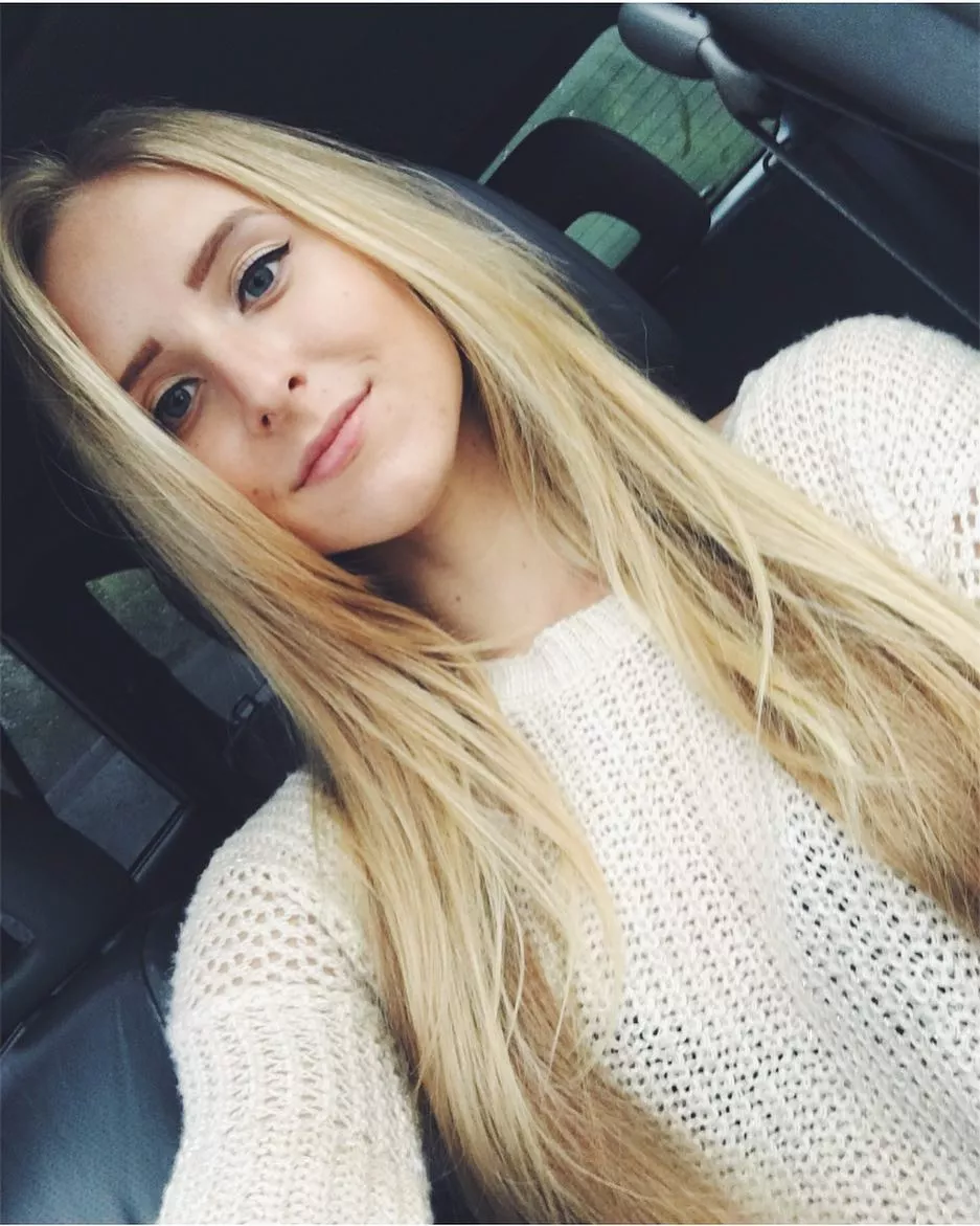 Caroline Z posted by Man_of_culture_112