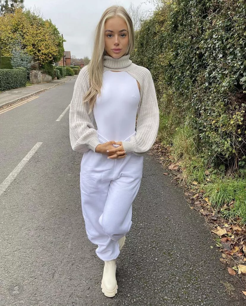 Cassie posted by unkownP02