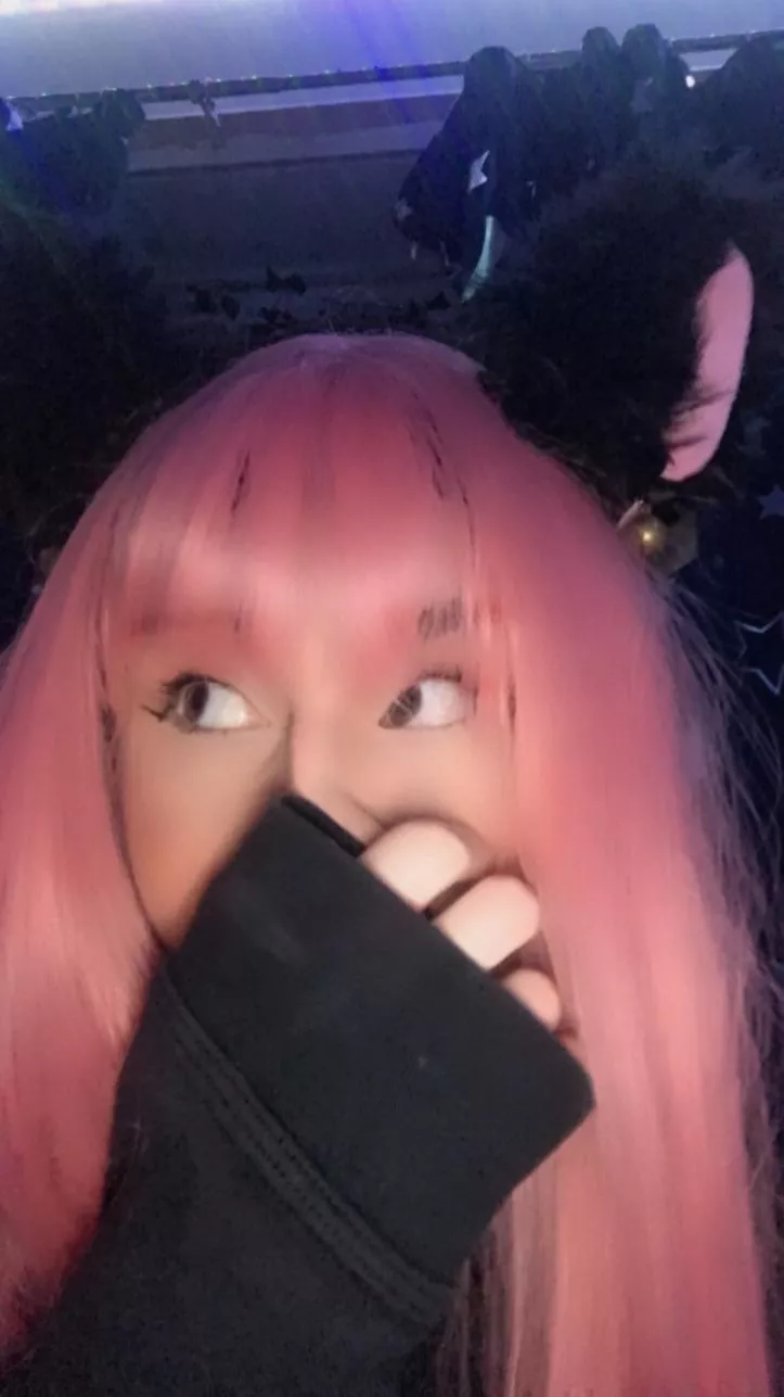 Cat girl 🥺 posted by FemboyOwO_