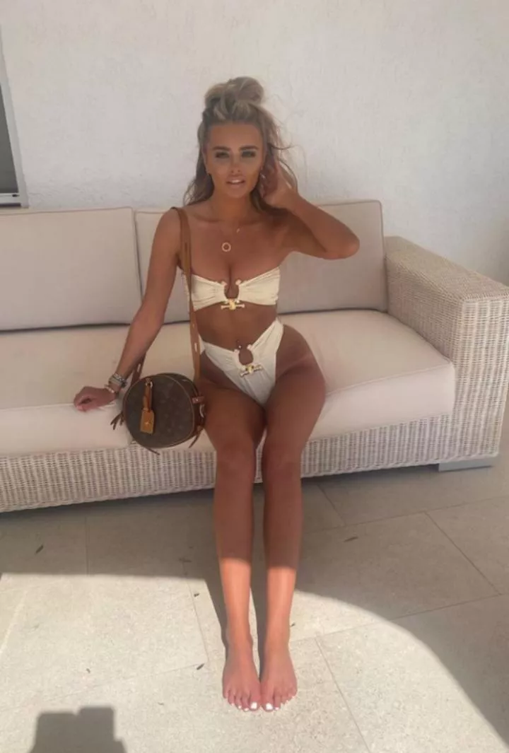 Cat posted by corruptusextremis