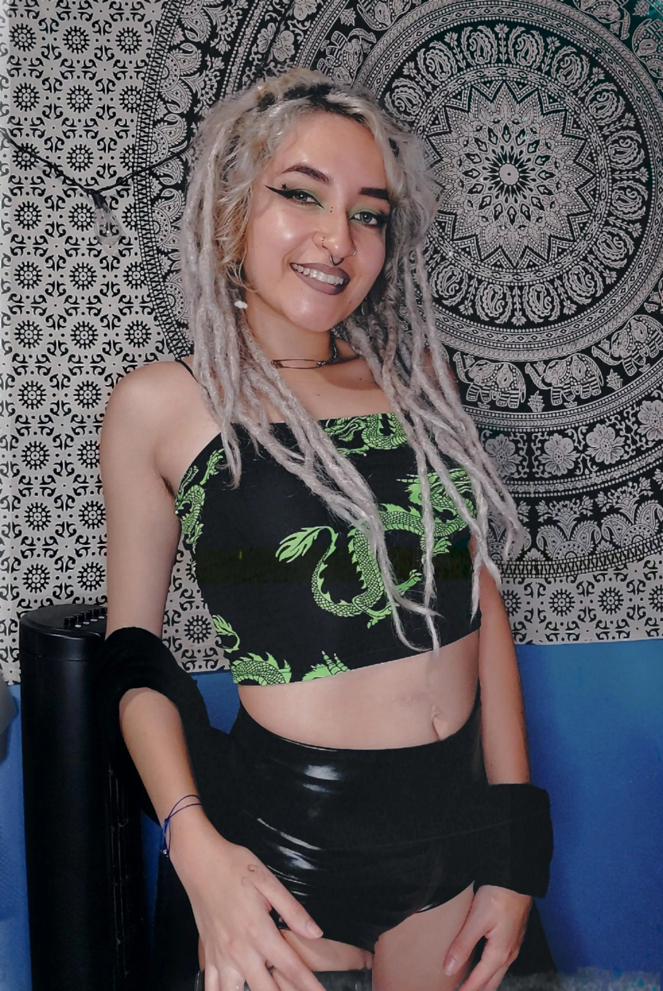 Catch me headbanging always posted by deathofvenusx