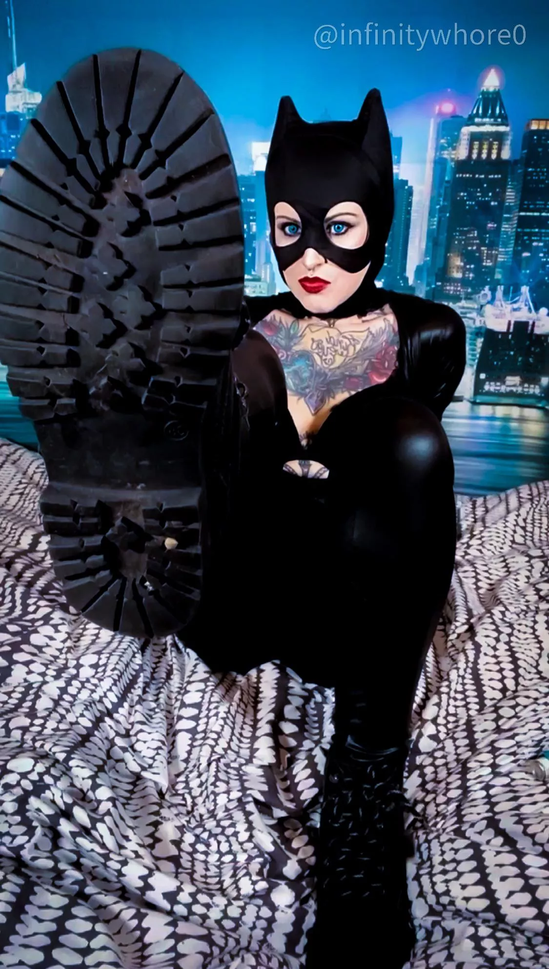 Catwoman [Batman] (InfinityWhore) posted by InfinityWhore0