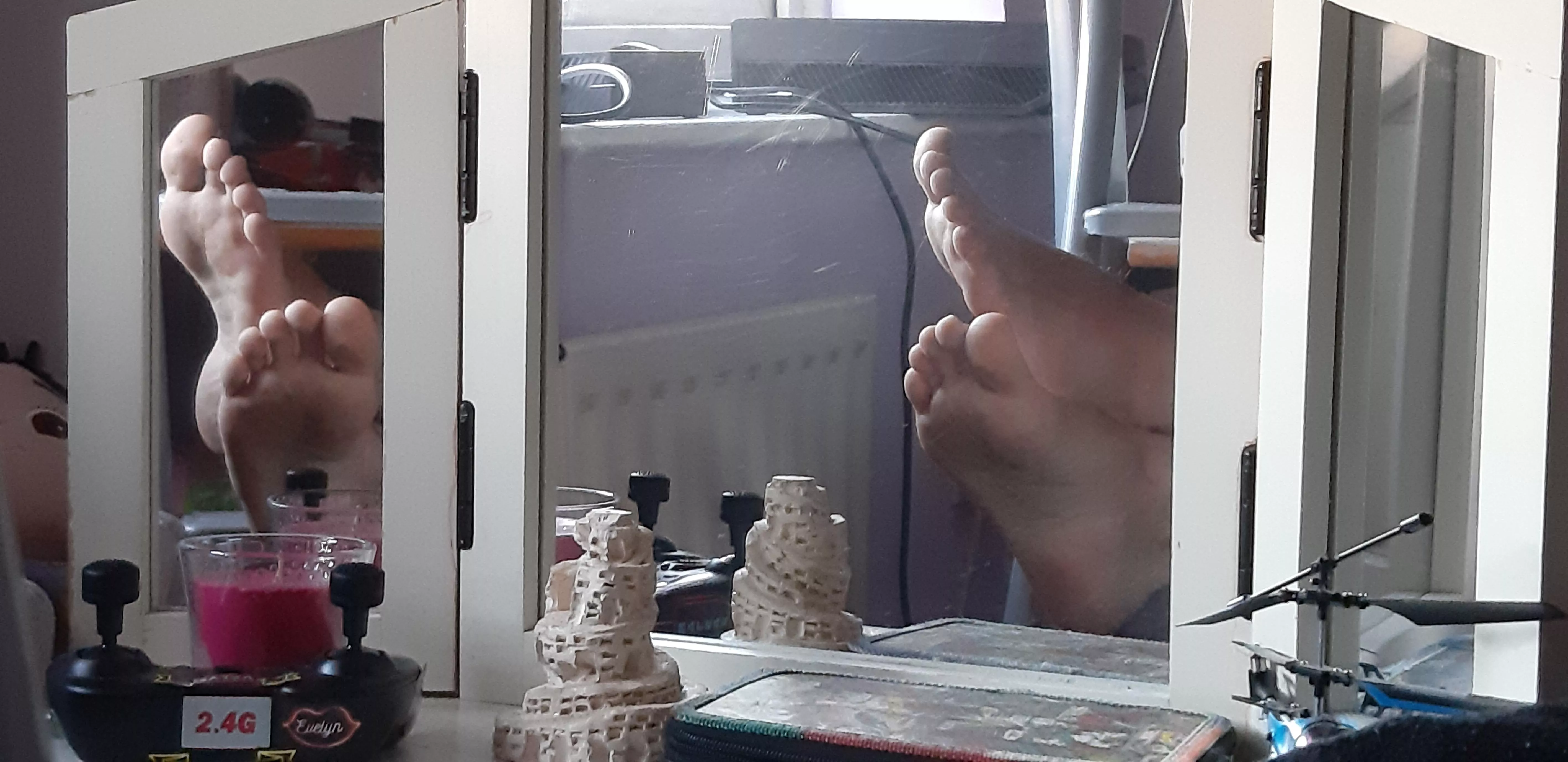 Caught a glimpse of my soles in a mirror got me horny thought I'd share posted by mikesmith0080