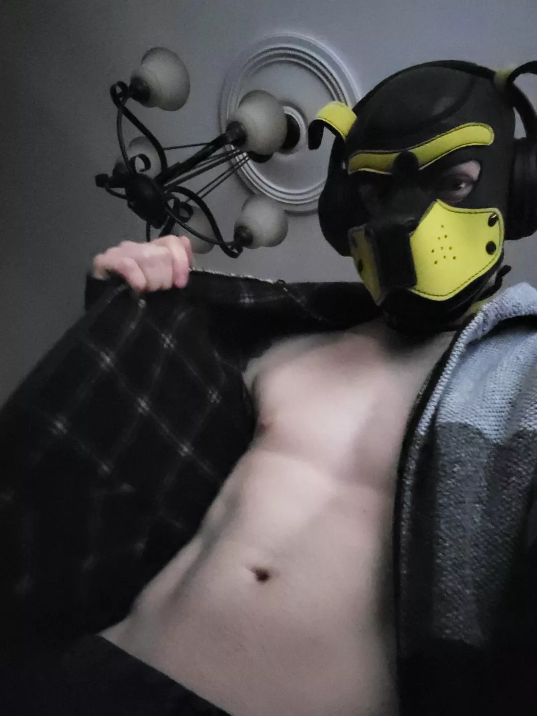 chandelieuirerire....? posted by Lincoln-Rose