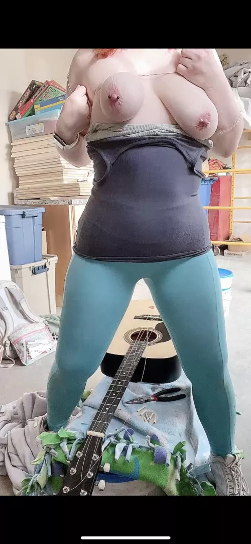 Changing my guitar strings gave me a fun idea lmao by panicked_goose