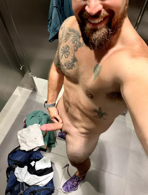 Changing roo(m) shenanigans. by SoutheastEggplant